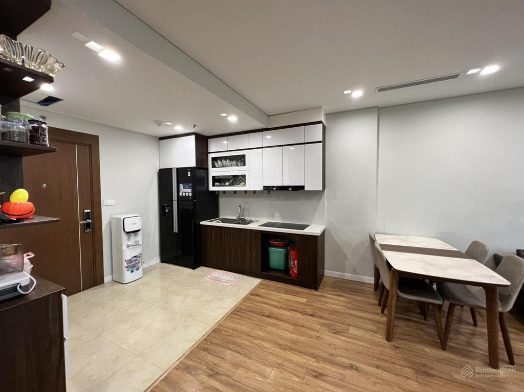 Em cần bán căn 2pn  65m2  bc mát  nhà full đồ đẹp giá 6 tỷ tòa sky central,  0815 845 ***