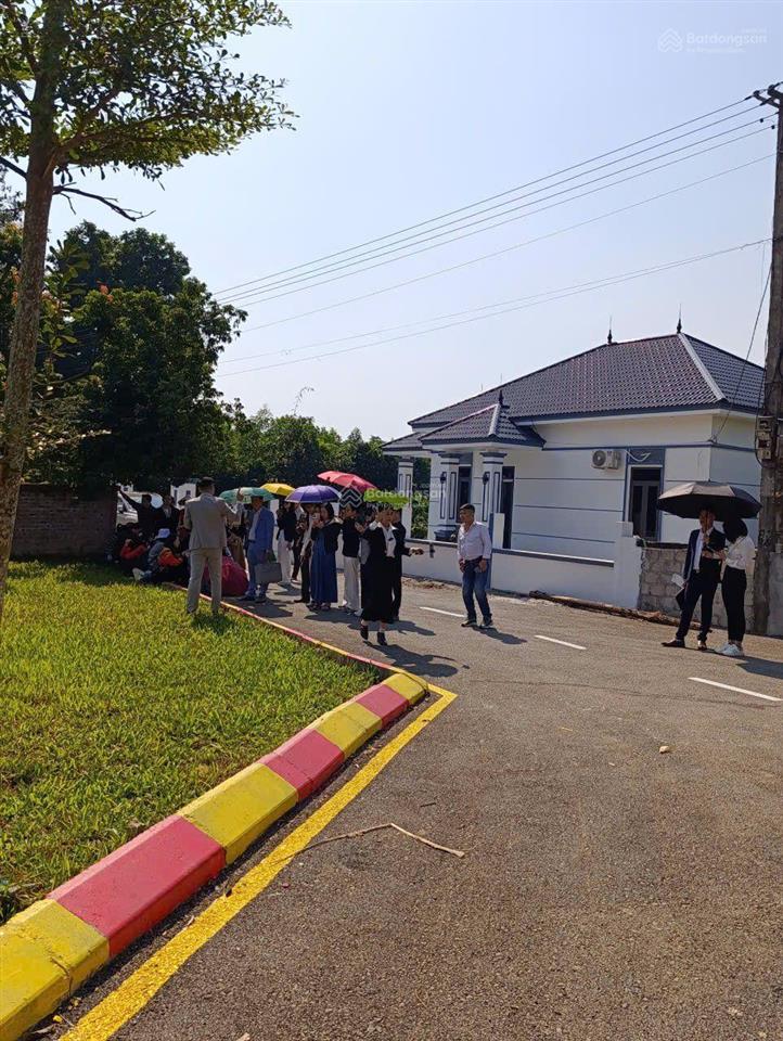 Chỉ 11 tr/m2 sở hữu lô đất hiếm ngay tt lương sơn  hoà bình 100m2 full thổ cư, đường 3 ô tô tránh