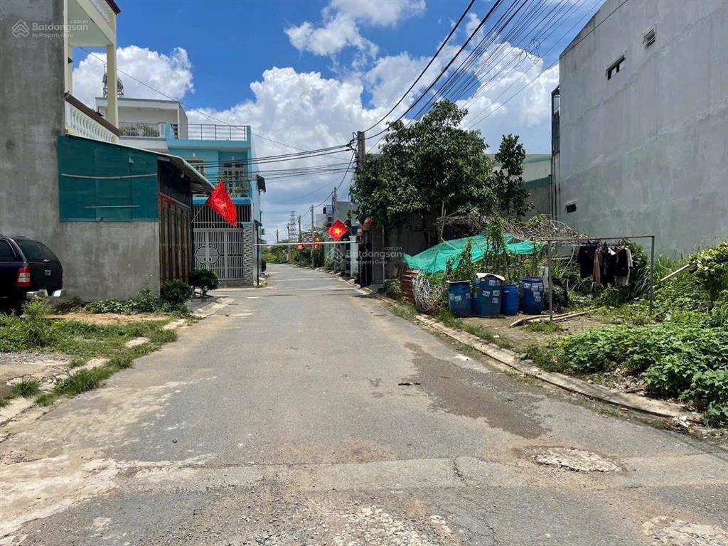 Bán đất (dt 63.3m2) sổ riêng thổ cư 100% đường nhựa 6m thuộc kdc hoá an. giá chỉ 1,7 tỷ