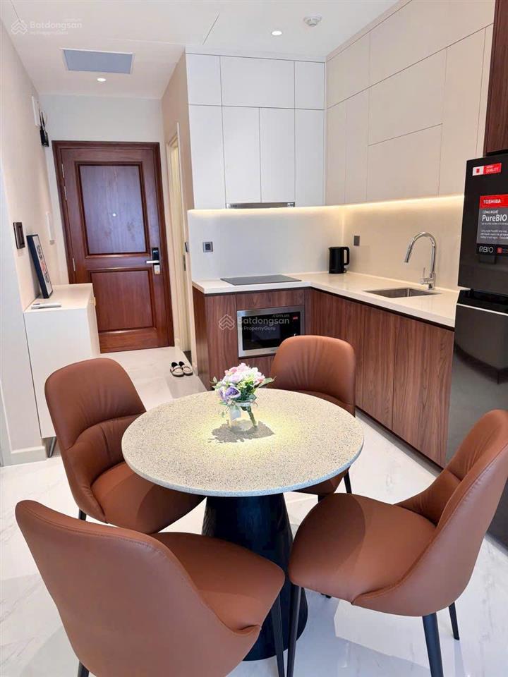 Bán gấp ch tản đà court, 3,7 tỷ, 66m2, 2pn, 2wc, nhà đẹp.