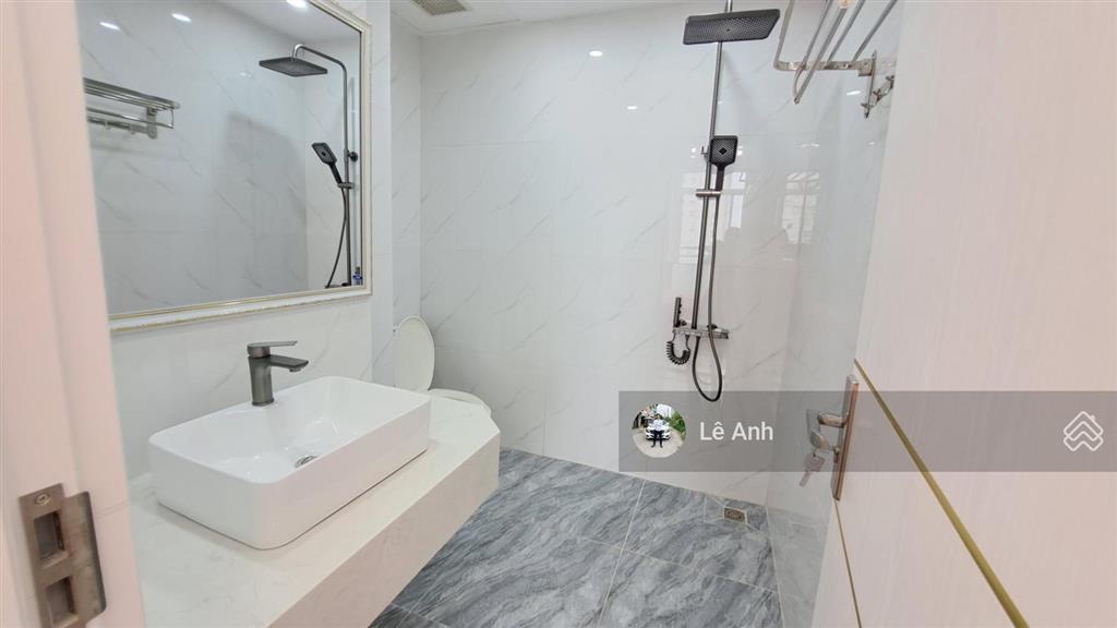 Bán căn hộ chung cư b6 toà đẹp nhất nam trung yên 75m2 3 ngủ 2 vệ sinh full đồ nội thất. giá 6.x tỷ