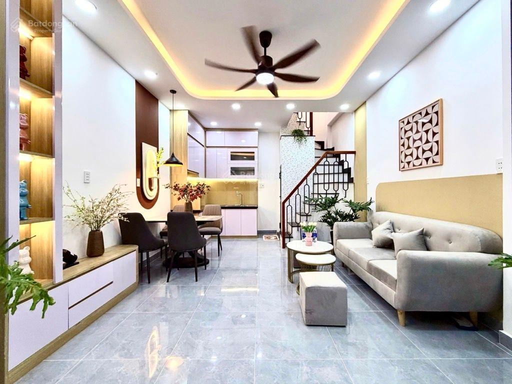 Giáp phan xích long  94m2 sử dụng  4 tầng  full nội thất  gần mặt tiền  nhỉnh 5tỷ