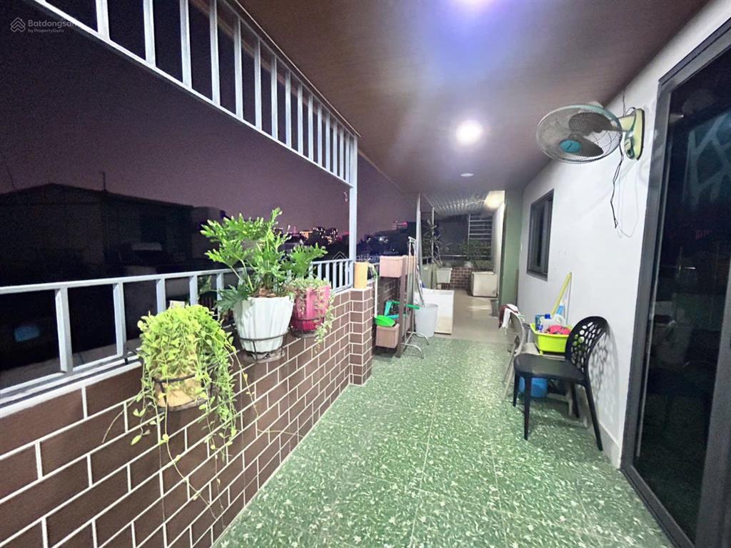 Cần cho thuê chung cư 152/11 nguyễn thị tần p2 q8 căn hộ sân vườn 105,1m2