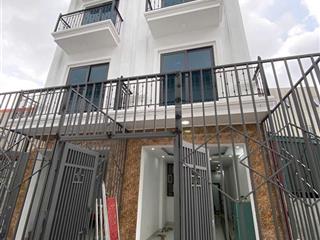 Duy nhất!! chỉ 3,95 tỷ sở hữu nhà 4t*53m2 có sân cổng riêng, ô tô đỗ cổng. cách kđt đô nghĩa 2,5km