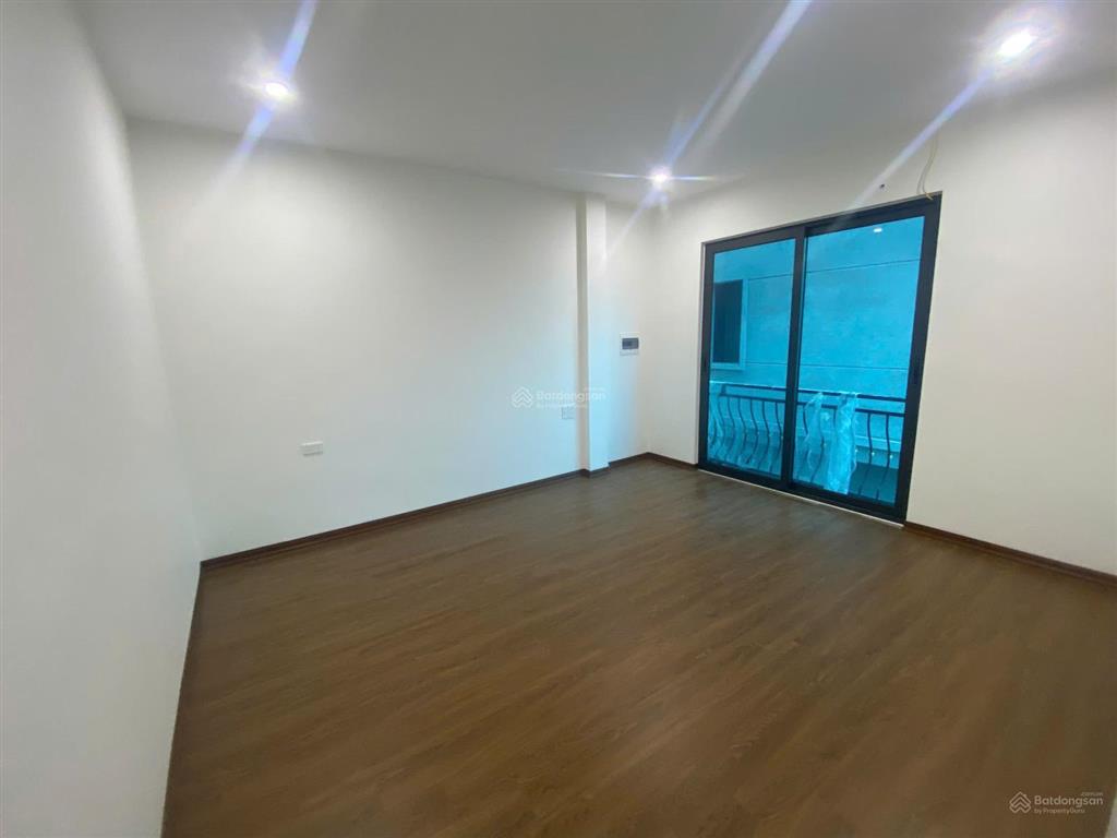 Nhà 4t*52m2 xây độc lậpmặt ngõ nhà nướccó sân cổng riêngkhu vực trung tâmgần đại lộgiá 4,55 tỷ