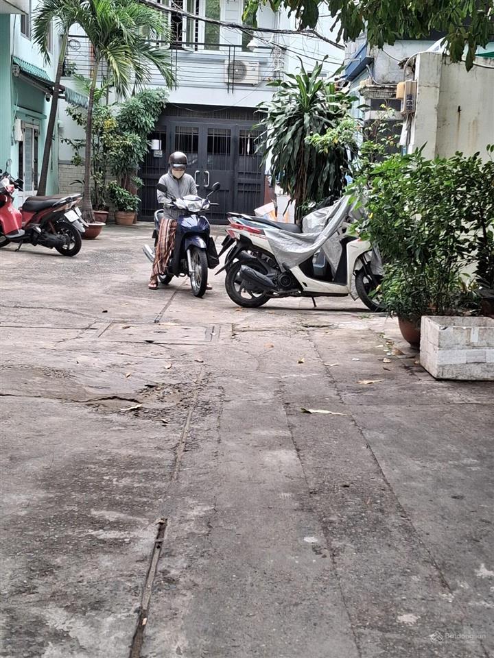 Trần quang diệu, quận 3, 4.4m x 8.5m, 4 tầng, giá 6.4 tỷ, có 7 phòng chdv cho thuê 35tr/th.