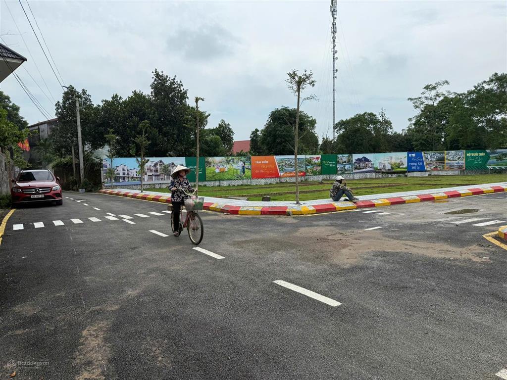 Duy nhất! suất ngoại giao  dt 100m  full thổ cư  ngay đại học quốc gia và đường sắt metro