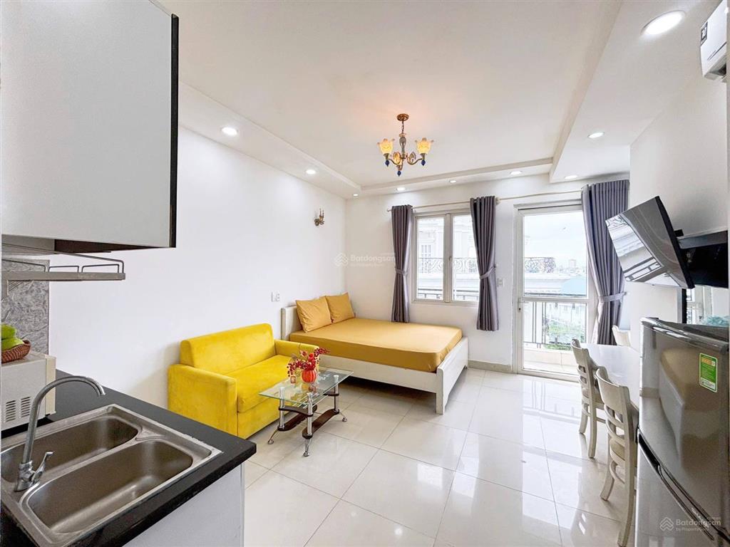 Căn hộ cao cấp có ban công 35m2, nội thất đầy đủ, thoáng mát, rộng rãi lê văn sỹ