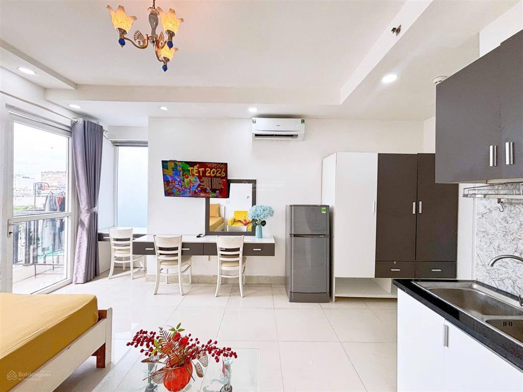 Căn hộ cao cấp có ban công 35m2, nội thất đầy đủ, thoáng mát, rộng rãi lê văn sỹ