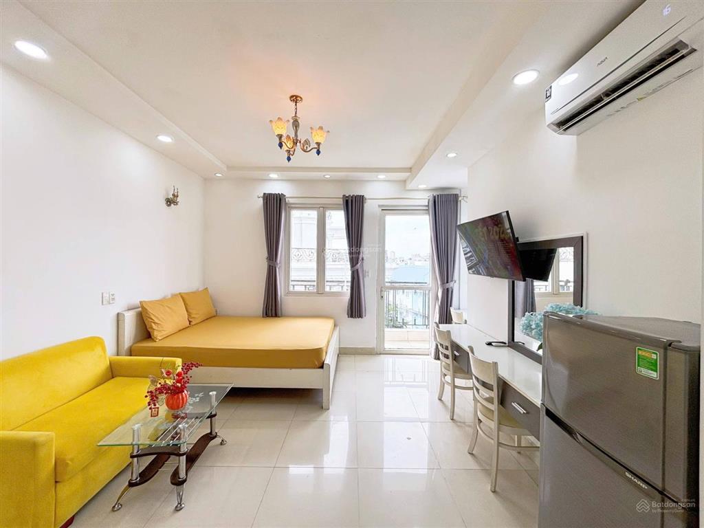 Căn hộ cao cấp có ban công 35m2, nội thất đầy đủ, thoáng mát, rộng rãi lê văn sỹ