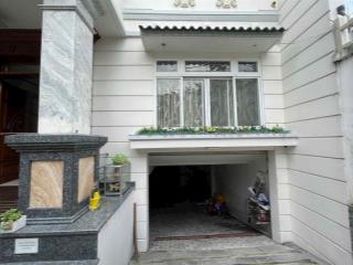 Bán biệt thự khu tên lửa, mt đường số 34 nhỏ, dt10 x 20m, 3.5 tấm + hầm, giá 34 tỷ.