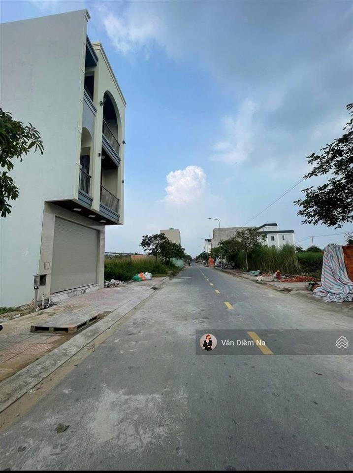 Bán gấp 1 nền duy nhất tại the sol city, 2,3 tỷ, 90m2, shr, cổng trường mần non, rẻ nhất khu này