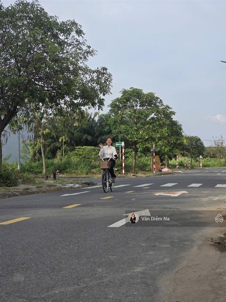 Bán gấp 1 nền duy nhất tại the sol city, 2,3 tỷ, 90m2, shr, cổng trường mần non, rẻ nhất khu này