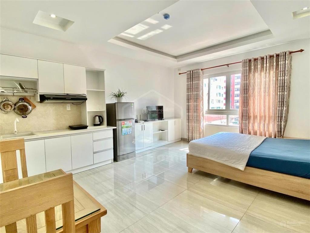 Cho thuê chdv 35m2  full nội thất, thang máy, hầm xe  ngay cầu sài gòn