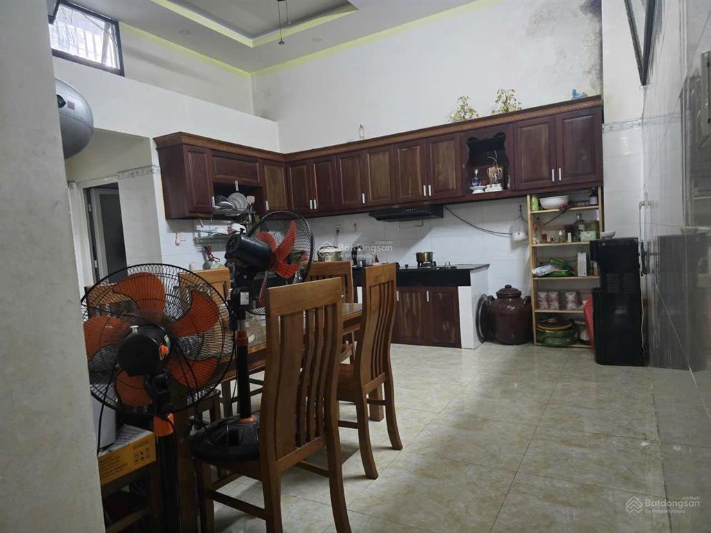 Ngân hàng bán gấp nhà góc 2mt, ngang 8,8m, thỏa thuận chính chủ, phú hòa tdm