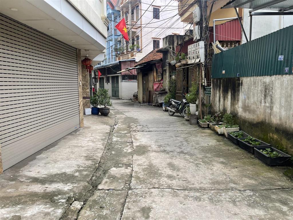 Chính chủ đồng mai  96m2  mặt tiền 7m  ô tô tránh đỗ  sân chơi  100m ra ql6  thoả thuận giá