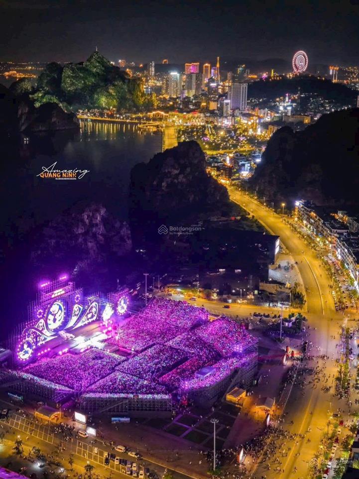 Chính chủ đang cần tiền sang pháp định cư cần bán cắt lỗ gấp căn 2pn góc trực diện biển tầng cao