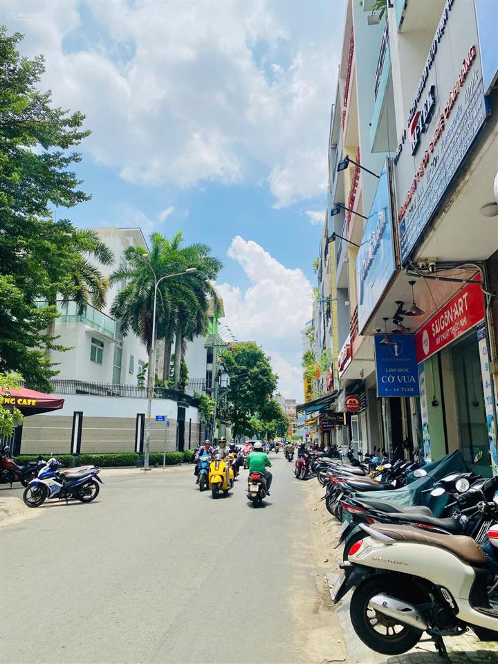 Không có căn so sánh  nhà 2 mặt tiền trước sau hẻm xe hơi phan xích long phú nhuận chỉ 23.5 tỷ