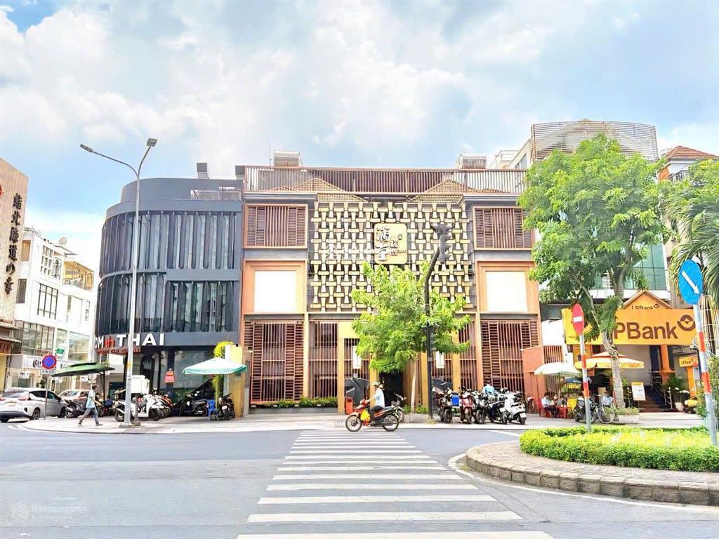 Không có căn so sánh  nhà 2 mặt tiền trước sau hẻm xe hơi phan xích long phú nhuận chỉ 23.5 tỷ