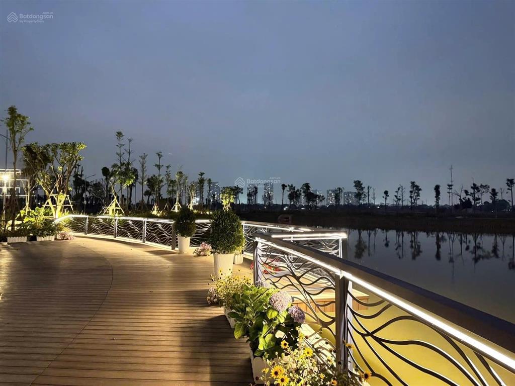 Liền kề gần hồ dt 120m2  18.1 tỷ  dự án alluvia city văn giang, hưng yên