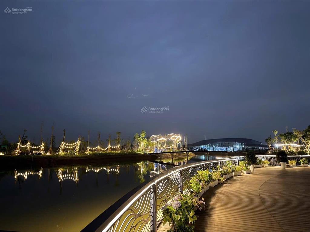 Liền kề gần hồ dt 120m2  18.1 tỷ  dự án alluvia city văn giang, hưng yên