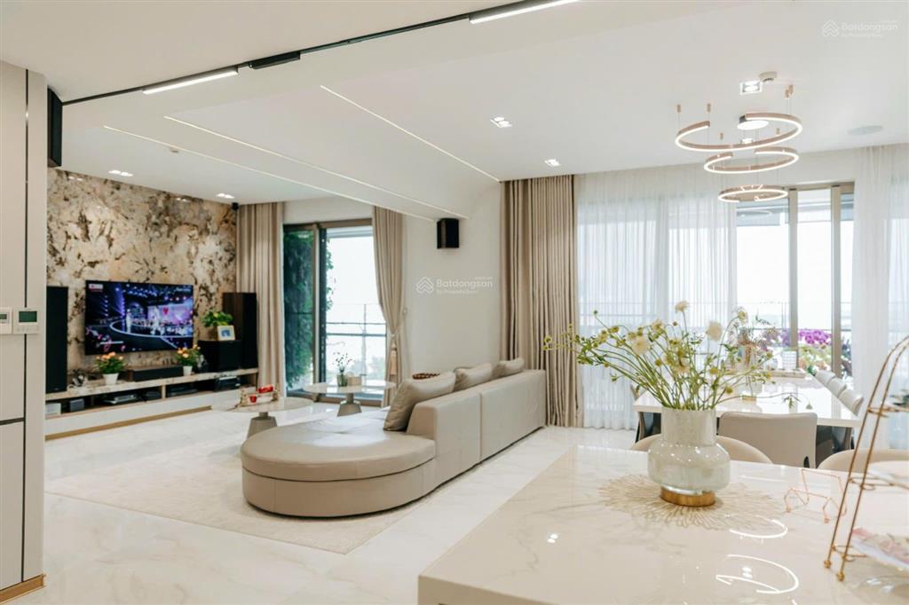 Siêu hiếm midtown the peak (m8) 210m2  full nội thất sang trọng view biệt thự đẳng cấp.