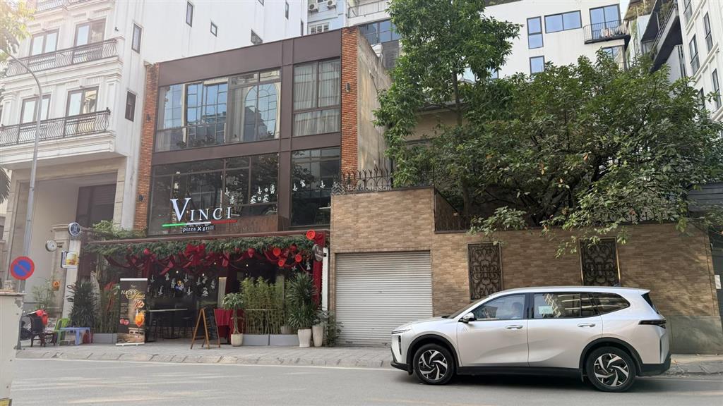 Bán nhà kv linh lang  đào tấn. 100m2 mặt tiền 9m. vuông đẹp, 4 tầng biệt thự. chỉ 65 tỷ