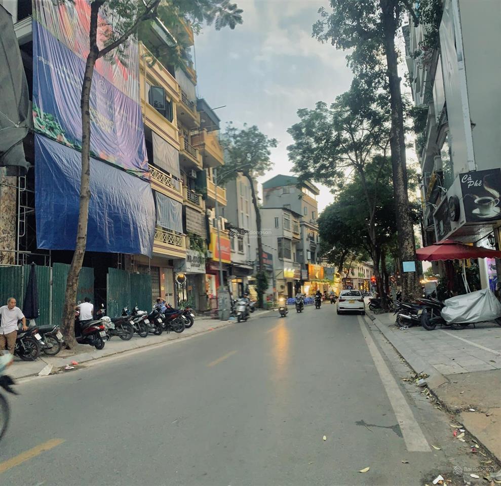 Bán khách sạn ba đình khu vực nguyễn trường tộ. 150m2, hoàn công pccc, mt