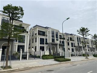 Ngoại giao khu p ciputra giá tốt. 120m2  350tr/m2  42 tỷ. ib zalo em để gặp mặt.