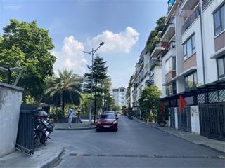 Mới ra cần tiền gấp  bán nhanh  liền kề 90m2  40 tỷ   0925 906 ***