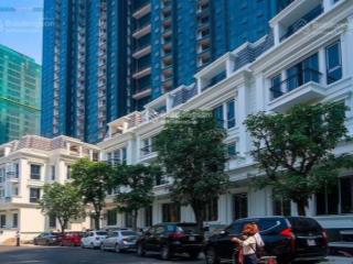 Chính chủ cần tiền  bán gấp  lk 150m2  42 tỷ  giá siêu rẻ để bán nhanh. anh chị đầu tư ib em