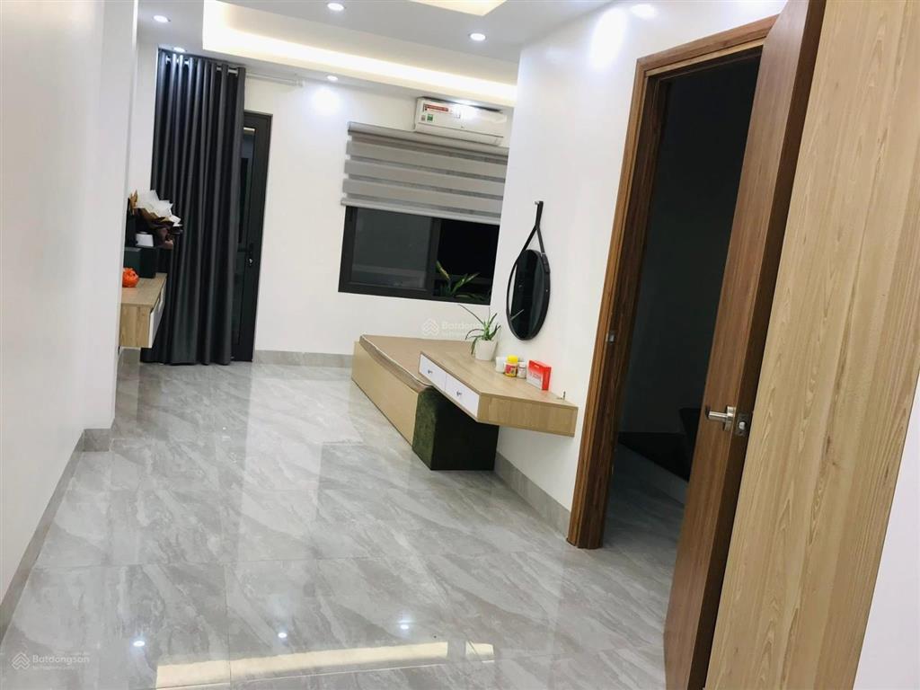 Mình chính chủ cần bán nhà dân xây kiên cố 4 tầng, mặt ngõ thông, cách trục đường rộng 8m đúng 5m