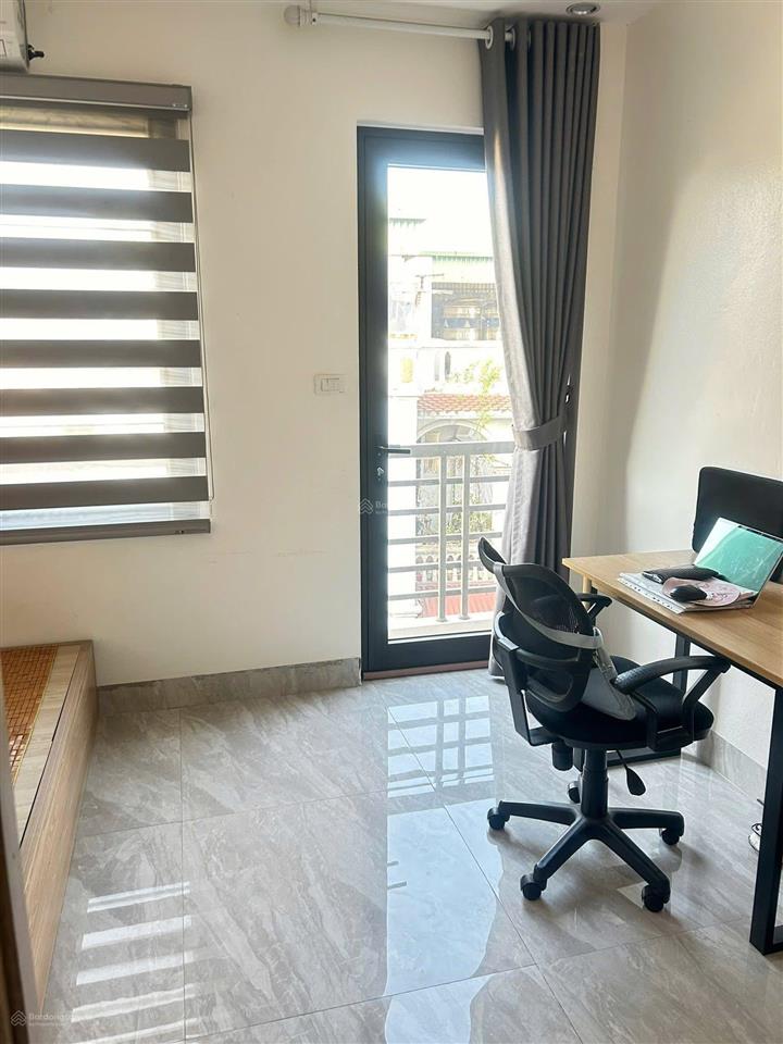 Mình chính chủ cần bán nhà dân xây kiên cố 4 tầng, mặt ngõ thông, cách trục đường rộng 8m đúng 5m