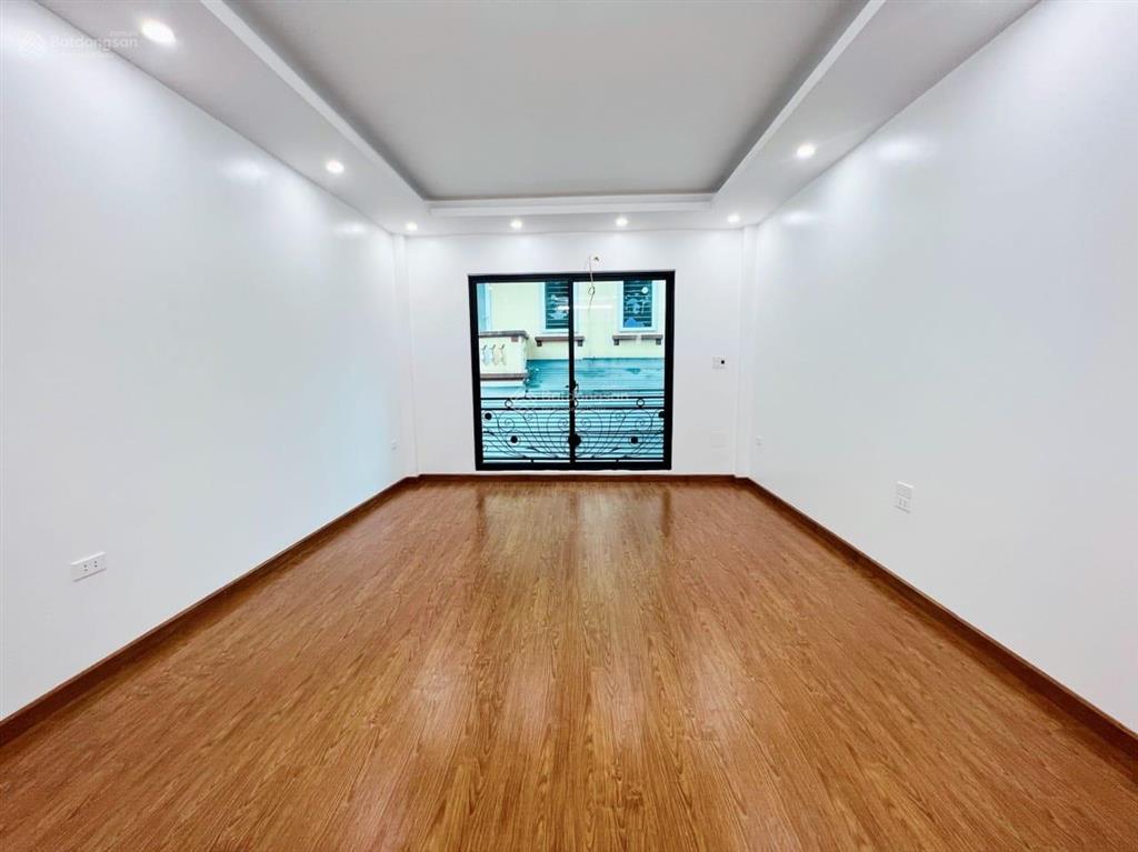 Hàng mới cứng nhà 5 tầng kim chung hoài đức giá 4,99 tỷ tl ngõ nông 20m ra đường ô tô tránh và đỗ