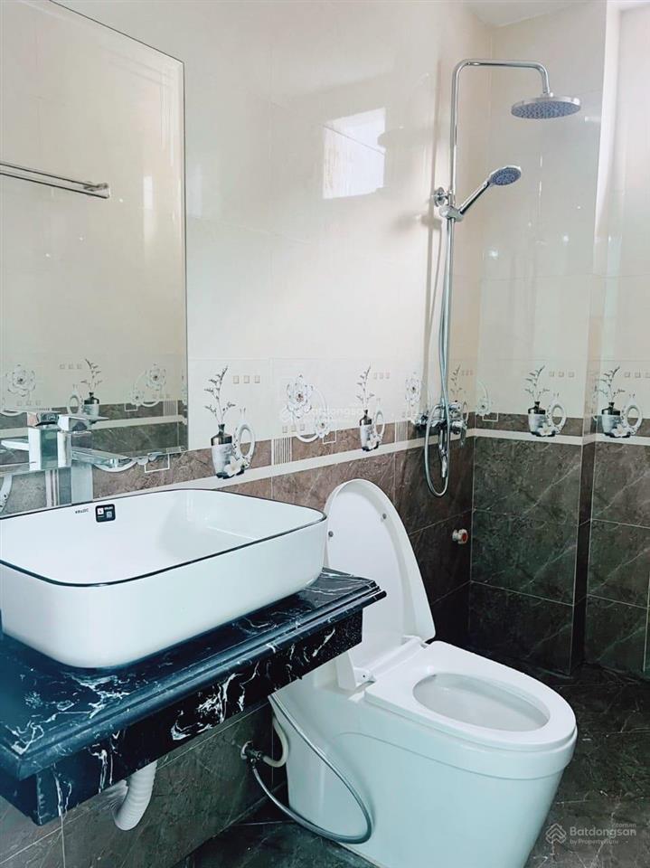 Hàng mới cứng nhà 5 tầng kim chung hoài đức giá 4,99 tỷ tl ngõ nông 20m ra đường ô tô tránh và đỗ