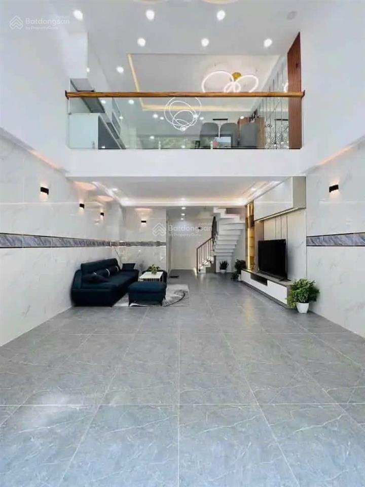 Bán nhà q12 hẻm oto 6m chỉ 3 tỷ hơn, sổ sẳn sang tên ngay  em thơ để coi nhà