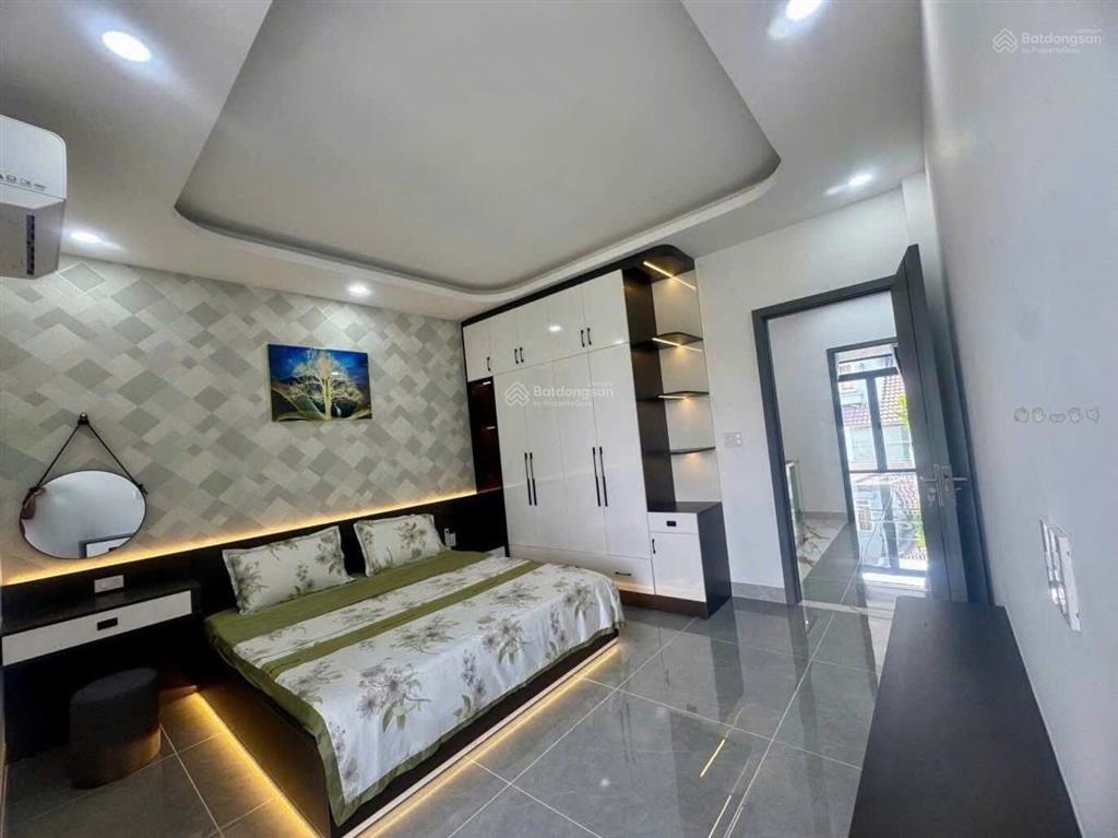 Bán gấp nhà tânbình hẻm oto 5m chỉ 5tỷ2 50m2 sổ sẵn hoang công đầy đủ l gấp để xem nhà