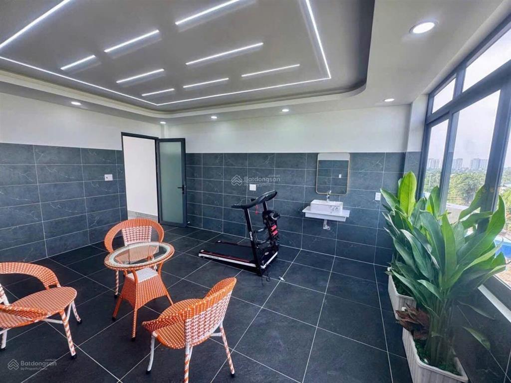 Bán gấp nhà tânbình hẻm oto 5m chỉ 5tỷ2 50m2 sổ sẵn hoang công đầy đủ l gấp để xem nhà