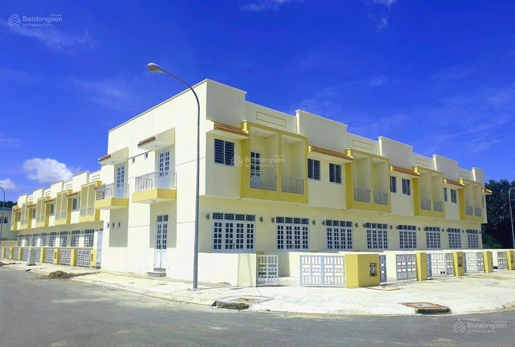 Nhà thương mại. diện tích gồm 66  100  149m2