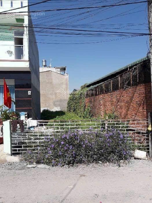 Bán lô đất đẹp thẳng 1 trục hxt 8m  68m2  an phú đông q. 12  4 tỷ