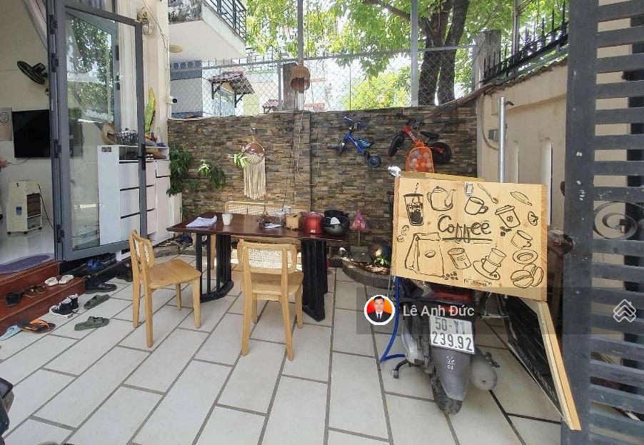 Cần bán gấp nhà kiểu pháp  bình trưng đông, quận 2, ngang 7m vuông vắn, sổ hồng
