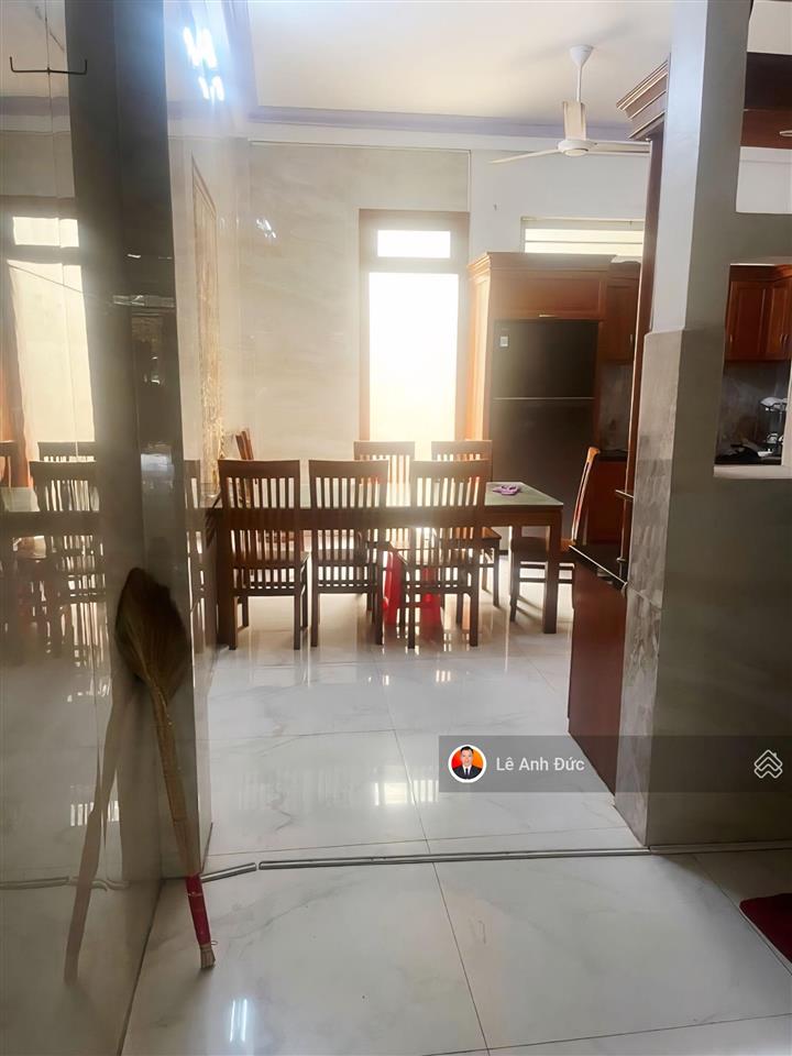 Nhà mặt tiền 1 trệt 3 lầu 5pn quận 2 đường 8m ra nguyễn duy trinh 400m  ở và làm vp giá 9,3 tỷ