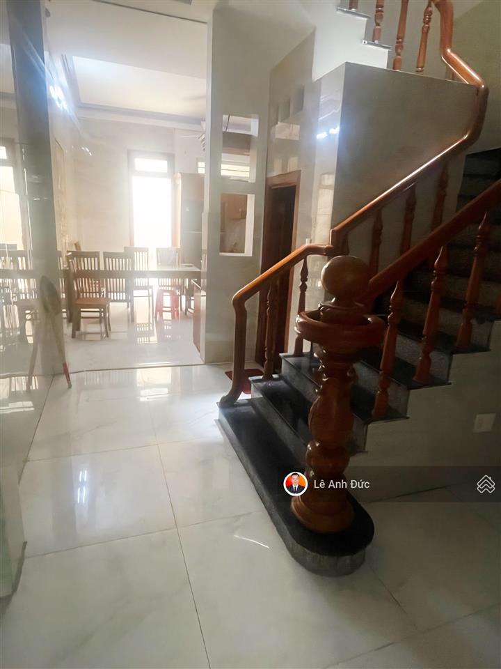 Nhà mặt tiền 1 trệt 3 lầu 5pn quận 2 đường 8m ra nguyễn duy trinh 400m  ở và làm vp giá 9,3 tỷ