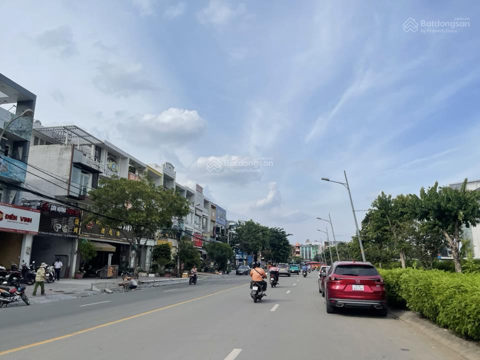 Nhà mt kinh doanh đường số 17a đối diện aeon mall tên lửa, 5 x 20m, 3.5 tấm,26.5 tỷ,  0934 081 ***