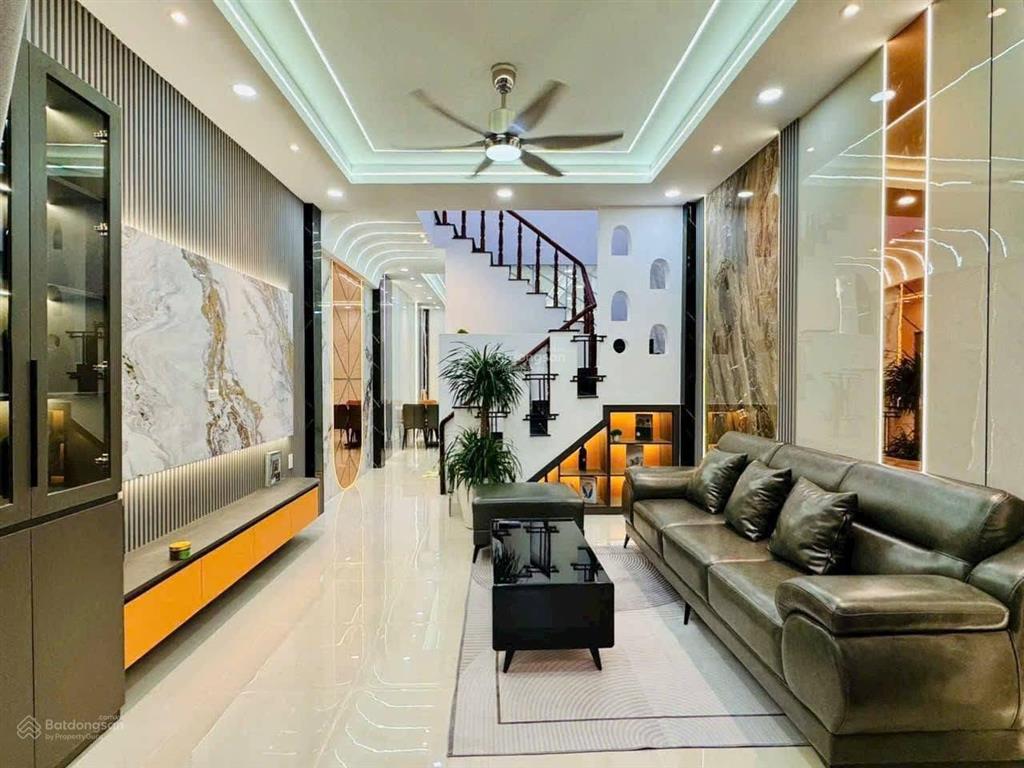 Suất đặc biệt ! chỉ 4tỷ150 triệu sở hữu nhà đ. nguyễn đình chiểu  p5 quận 3  sổ riêng