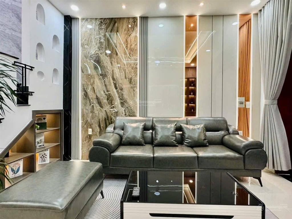 Suất đặc biệt ! chỉ 4tỷ150 triệu sở hữu nhà đ. nguyễn đình chiểu  p5 quận 3  sổ riêng