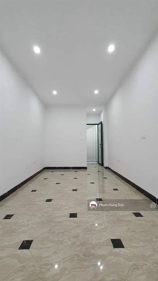 Phân lô  ô tô đỗ cửa  kinh doanh  xây mới  full công năng  hiếm hoàng mai