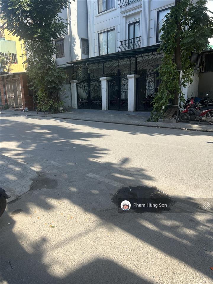 Phân lô  ô tô đỗ cửa  kinh doanh  xây mới  full công năng  hiếm hoàng mai