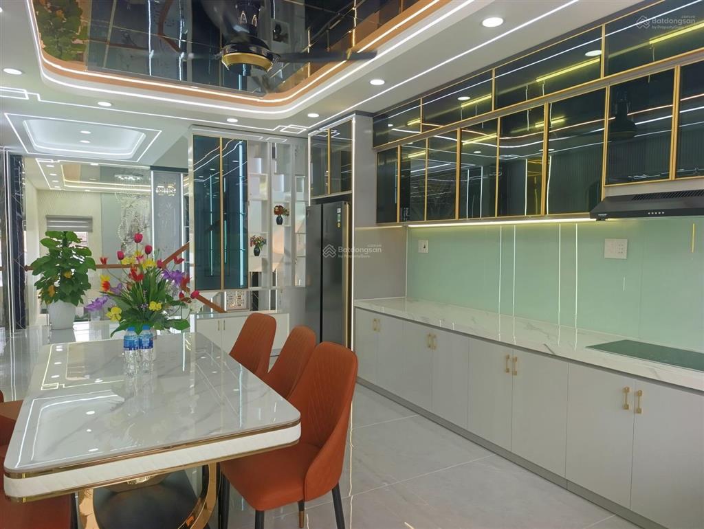 Nhà gần ngay tô ký trung mỹ tây  quận 12  (105m2) nhỉnh 8 đồng , ôtô ngủ trong nhà