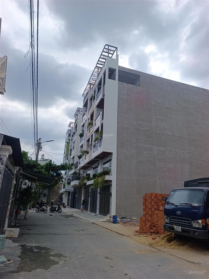 Nhà gần ngay tô ký trung mỹ tây  quận 12  (105m2) nhỉnh 8 đồng , ôtô ngủ trong nhà